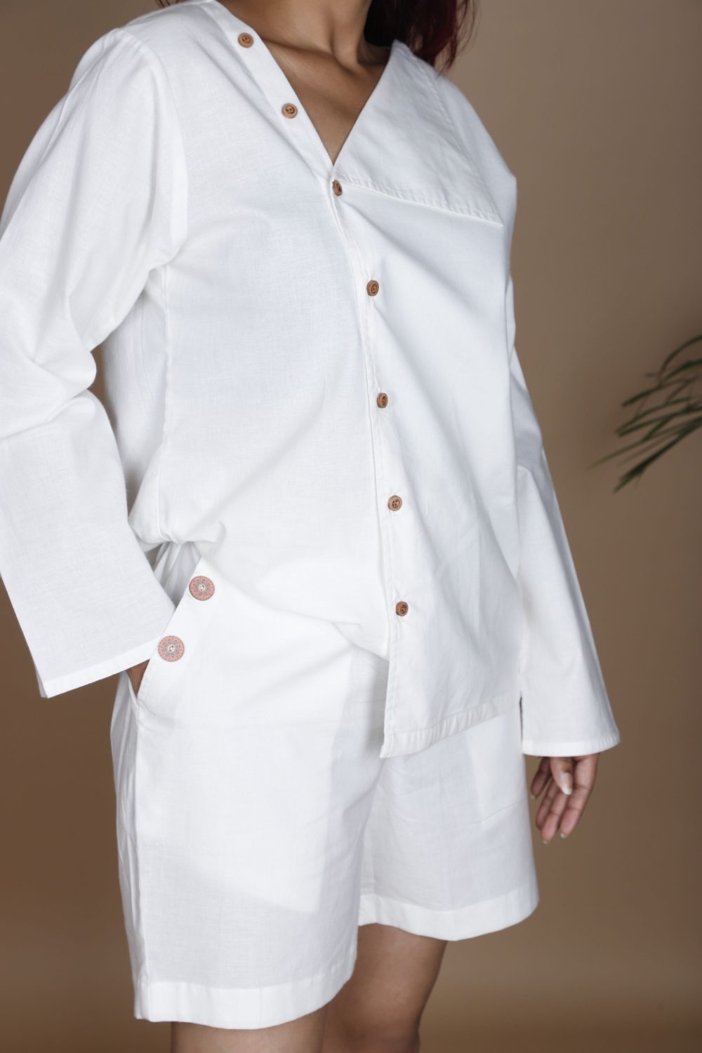 Elegant Cotton Linen Shorts - Image 4