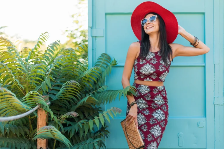 summer outfits for women in Dubai